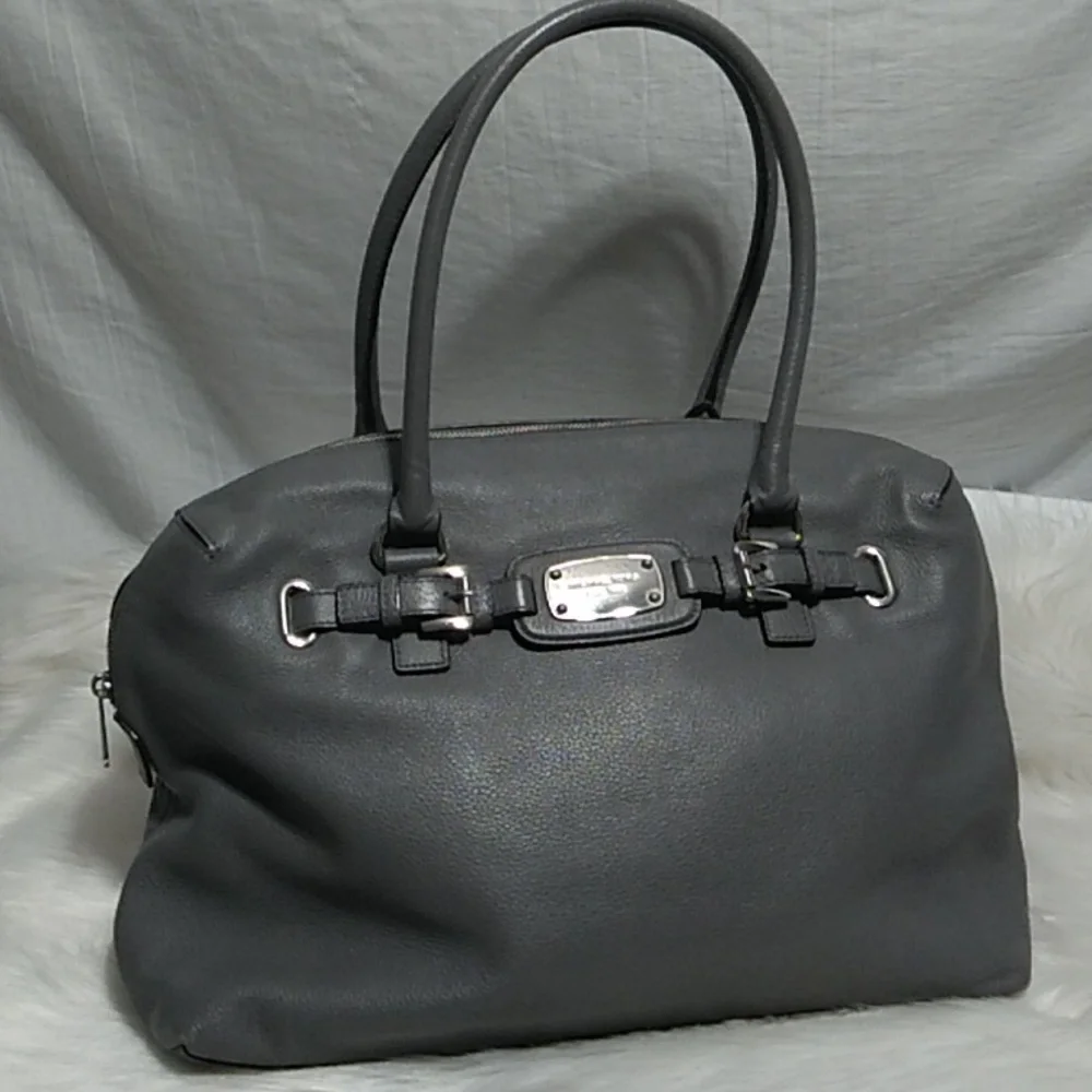 Michael Kors Extra Large Duffle Bag Tote Carry On Bag Gently Used - Picture 9 of 16